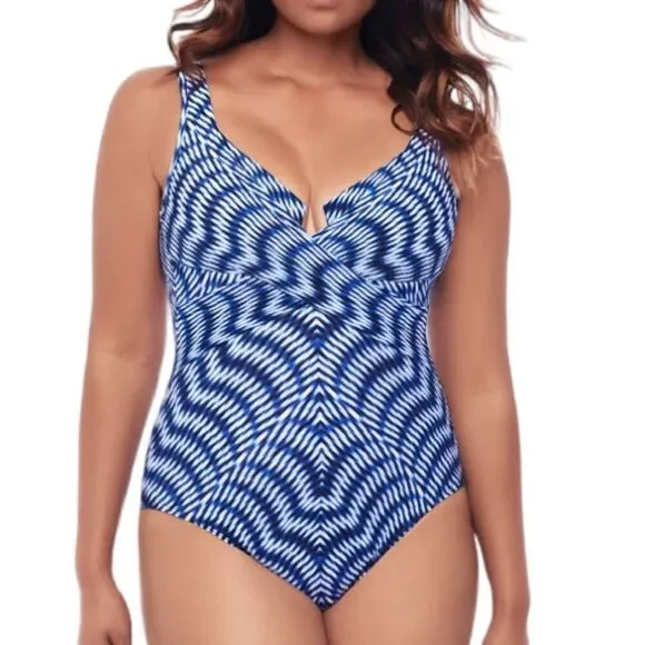 Miracle Suit Black Full Piece Sweetheart Neckline Modest Slimming Bathing Suit